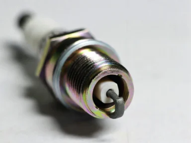 بهترین زمان تعویض شمع خودرو و راهکارهای افزایش عمر شمع