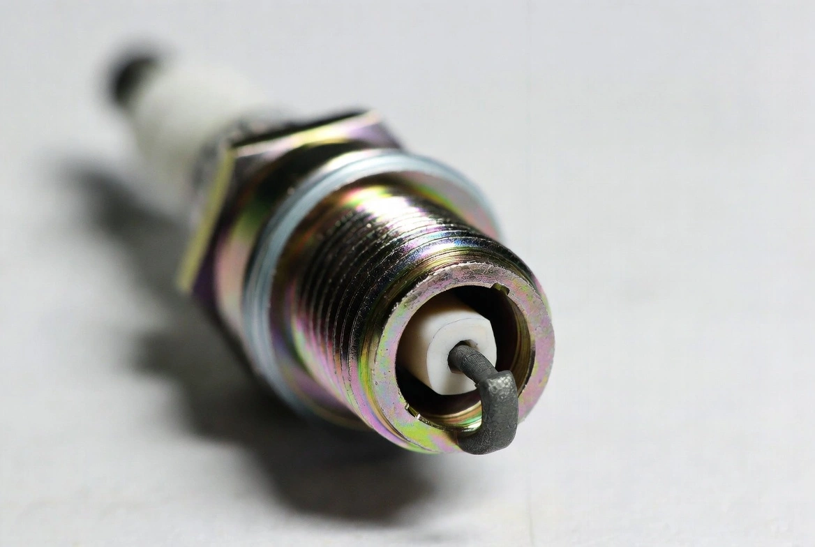 بهترین زمان تعویض شمع خودرو و راهکارهای افزایش عمر شمع